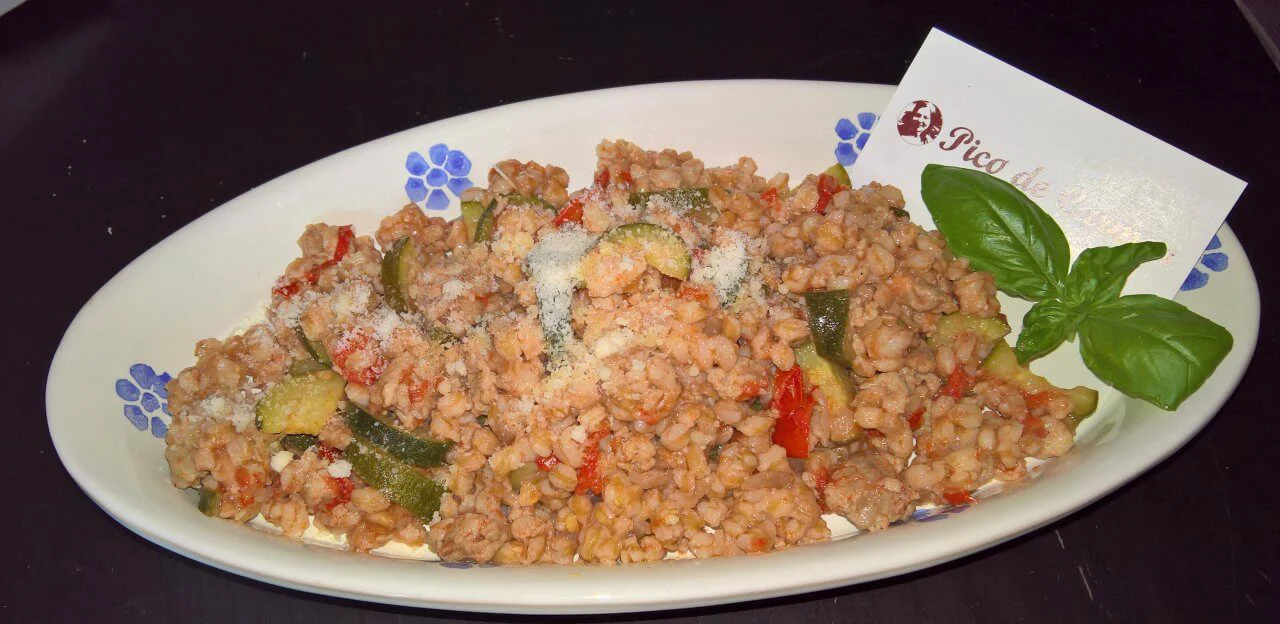 Farro salsiccia e zucchine